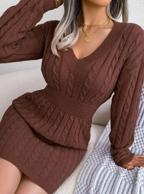 Damska dzianinowa sukienka z dekoltem V – elegancka, modna i dopasowana