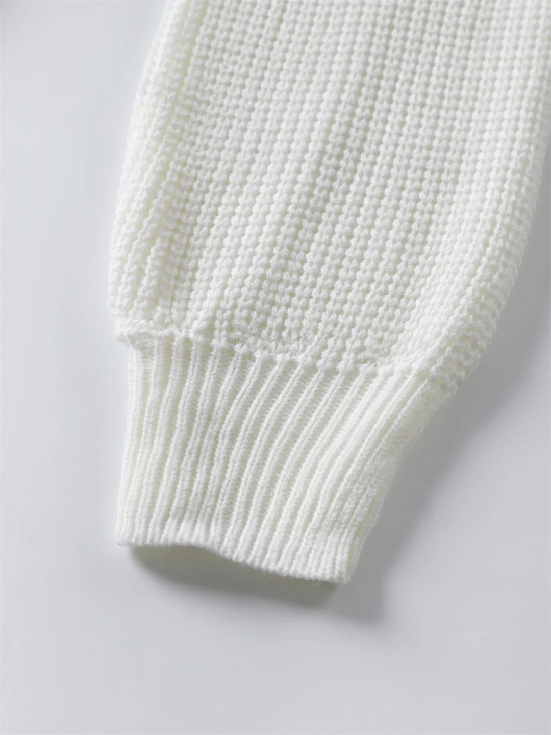 Damski krótki sweter z dekoltem V i kokardką – dopasowany, jesień/zima