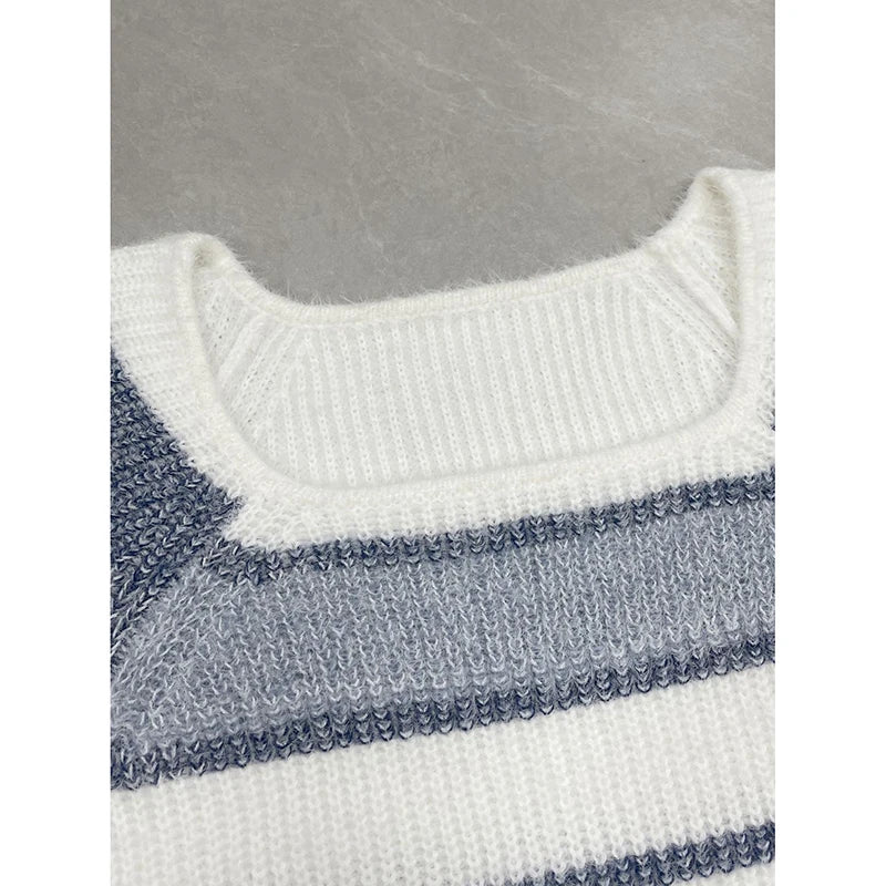 Damski prążkowany sweter z kwadratowym dekoltem – miękki, ciepły i dopasowany